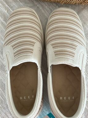 Reef Casual Slip-On Shoes in Cream and Tan size 8